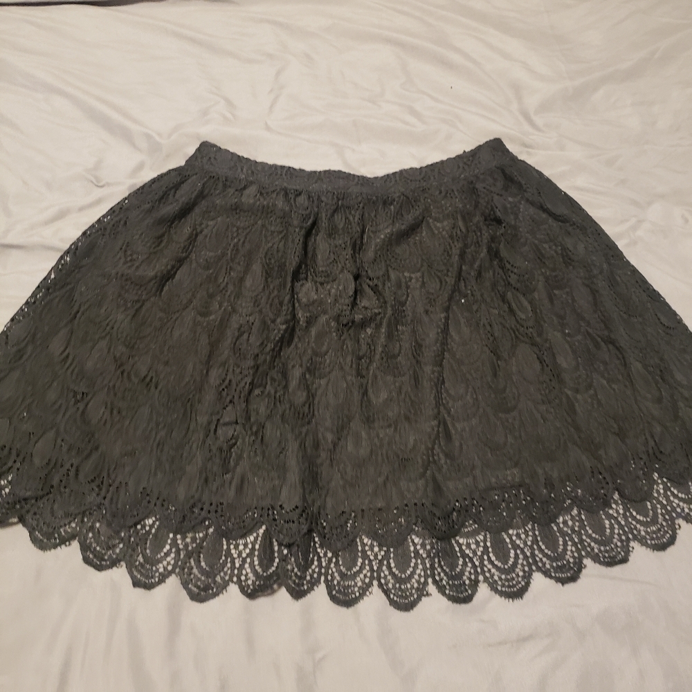 Lace mini skirt